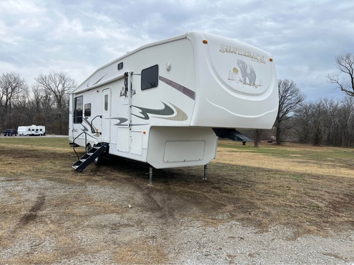 2006 Forest River Cedar Creek Silverback 33LRLBS 